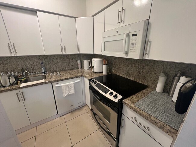Foto del edificio - 7441 Wayne Ave