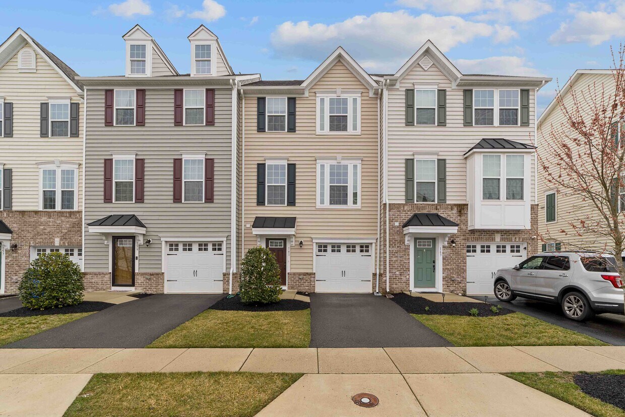 161 Star Dr, Mount Holly, NJ 08060 Townhome Rentals in Mount Holly NJ