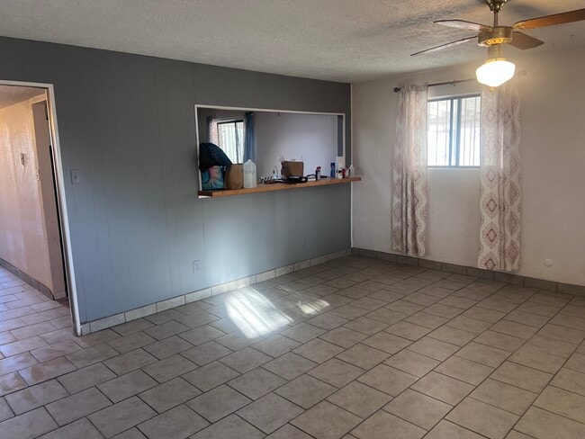 Building Photo - 1312 Douglas Dr