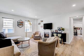 Building Photo - 606 Beach Ave