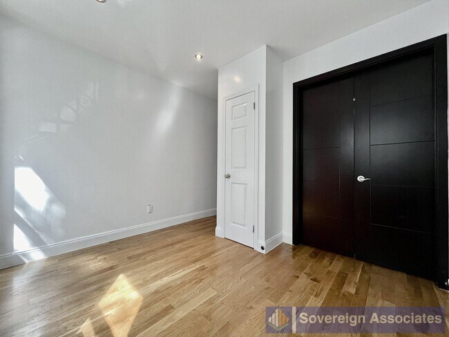 Foto del edificio - 109 W 105th St