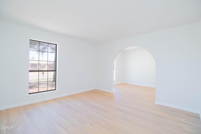 Foto del edificio - 11240 Warcloud Ave