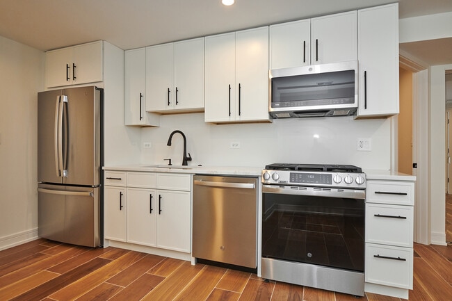 Foto del edificio - 5200 N Winthrop Ave