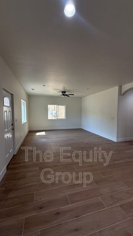Foto del edificio - 440 N Westwood Ave
