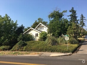Building Photo - 2200 Willamette St