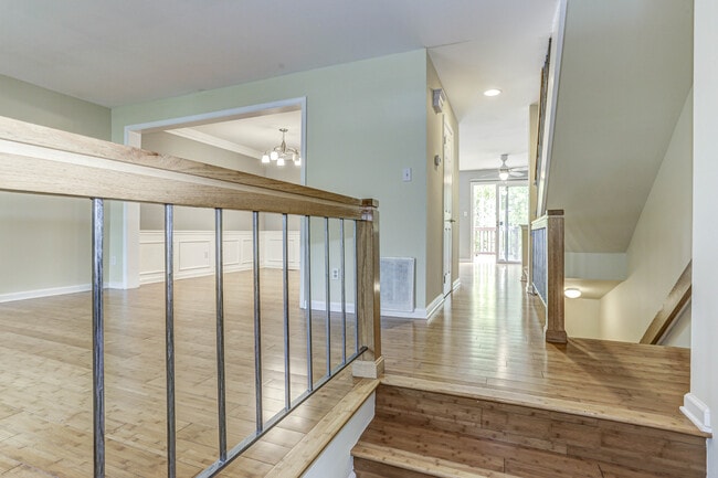 Building Photo - 2021 Hickory Hill Ln