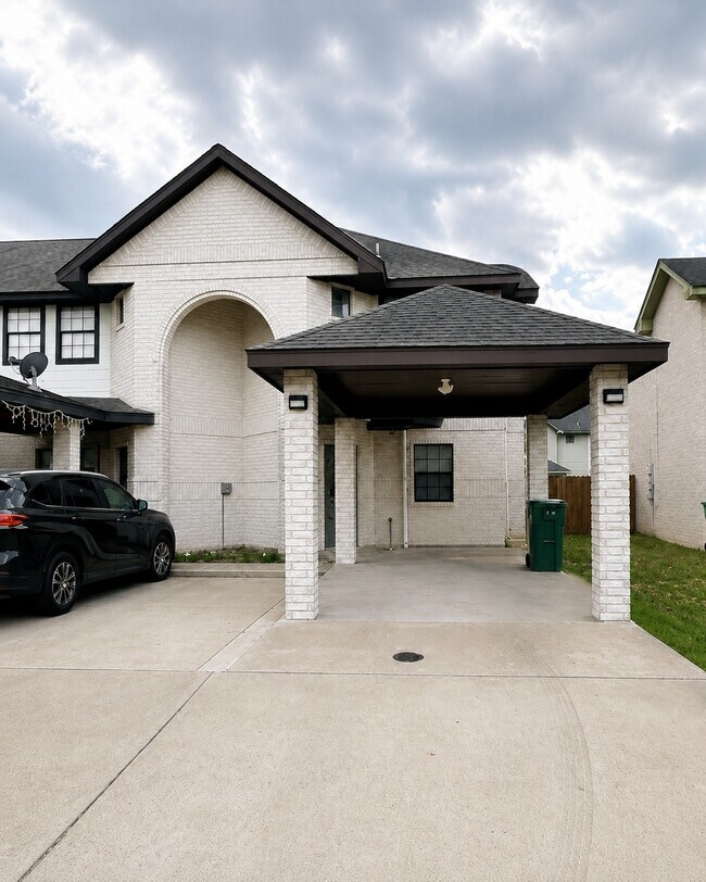 Foto del edificio - 2608 Melanie Dr