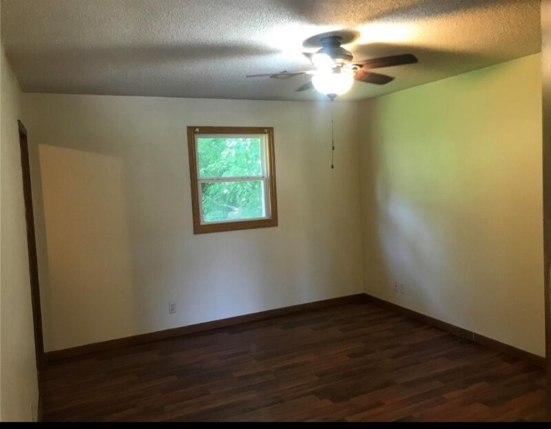 Building Photo - 430 Range Ln
