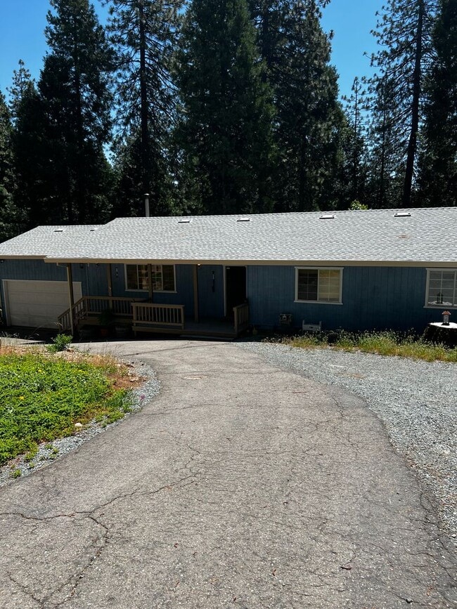 Building Photo - 19317 Woodridge Dr