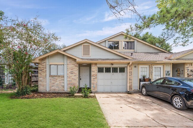 Foto del edificio - 5204 Beaverbrook Dr