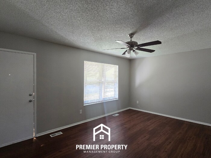 2442 Soundview Ct