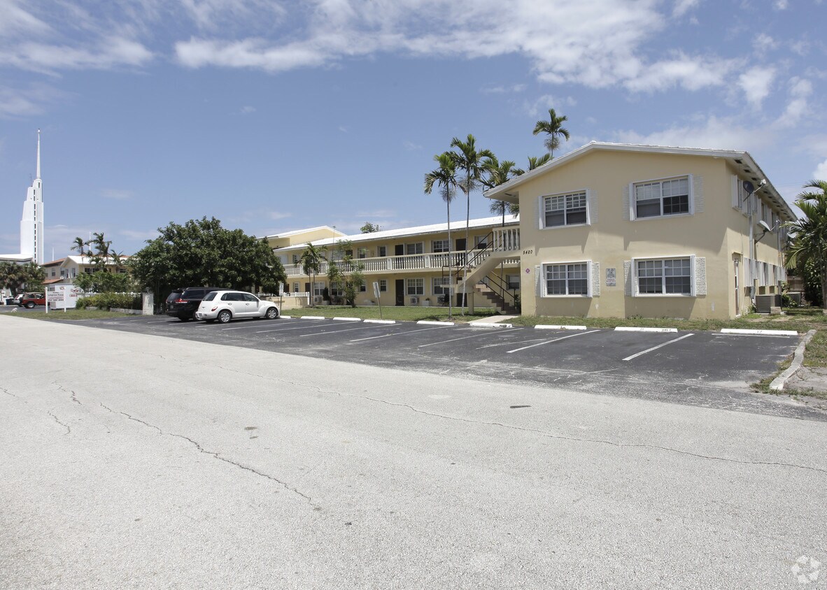 Primary Photo - Longview House Apartments