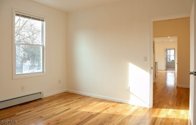Foto del edificio - 373 N 6th St