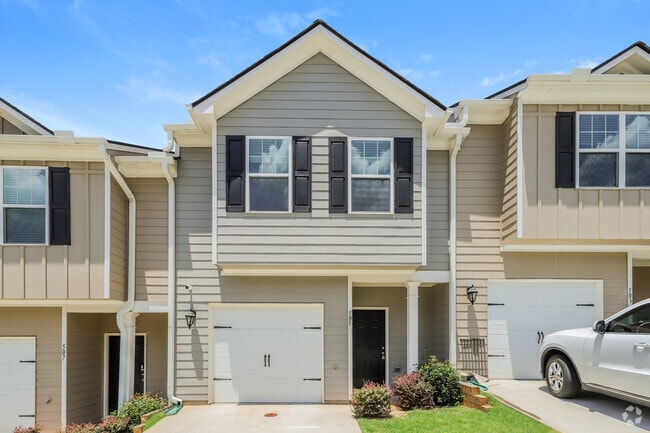 Building Photo - 505 Highwood Ln