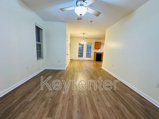 Foto del edificio - 846 Blue Spruce Way