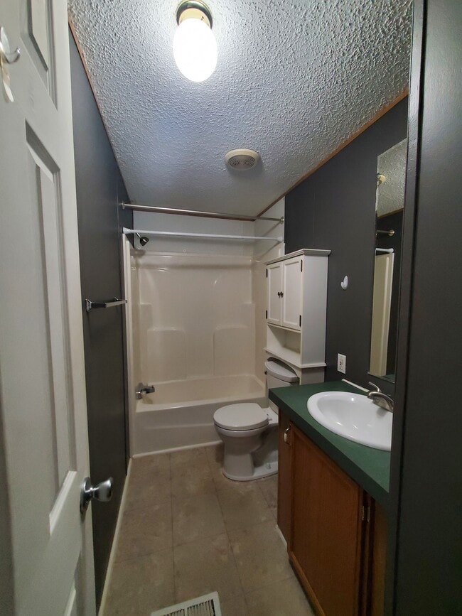 Building Photo - 168 Schroyers Ln