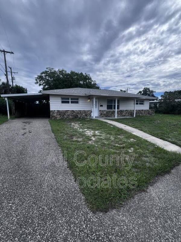 Foto del edificio - 7072 Bougenville Dr