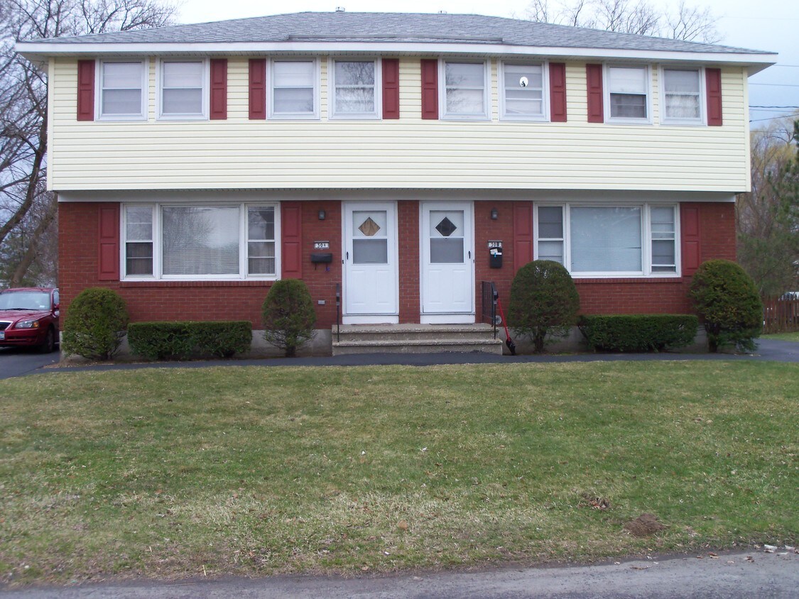 28 Commodore St, Albany, NY 12205