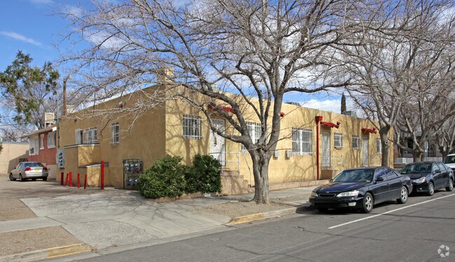 Building Photo - 123 Edith Blvd SE