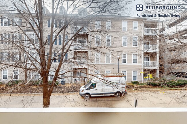Building Photo - 2350 26th Ct S