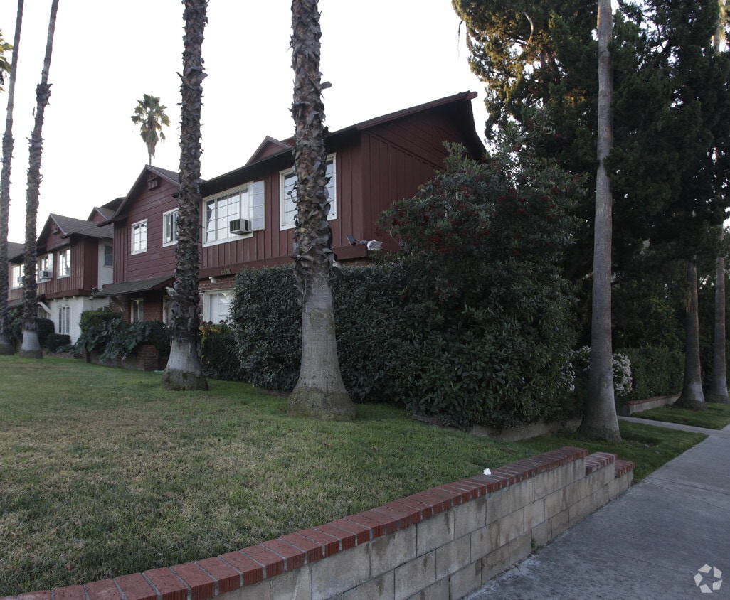 11974 Moorpark St, Studio City, CA 91604 Apartments in Studio City