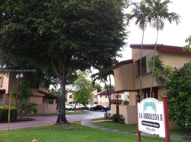 Foto del edificio - 830 NW 106th Ave
