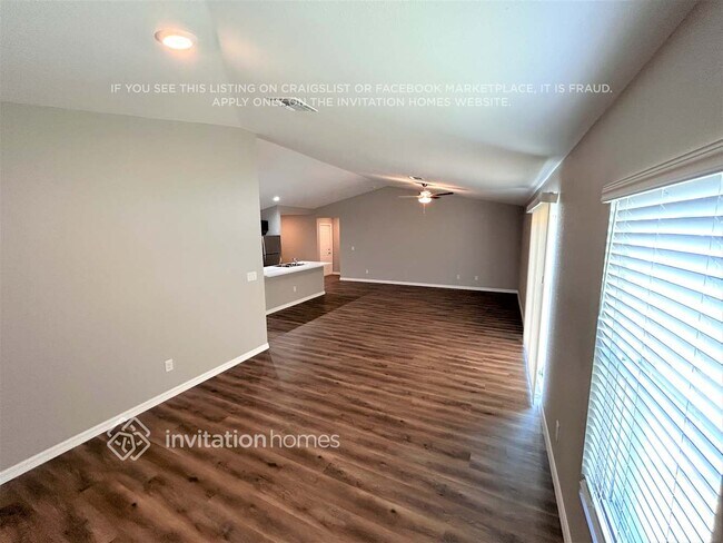 Foto del edificio - 21312 Davison Ave