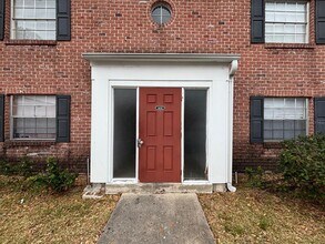 Building Photo - 1432 Holden Ave