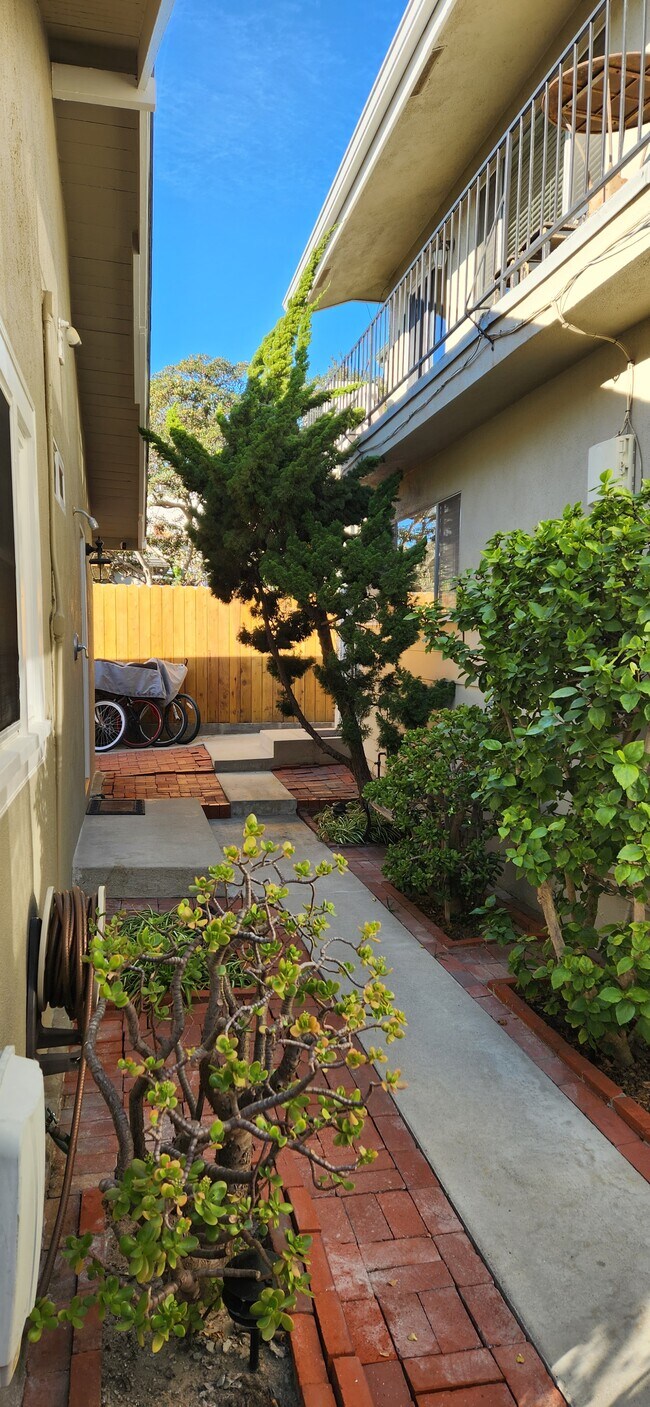1656 Monterey Blvd, Hermosa Beach, CA 90254 Townhome Rentals in