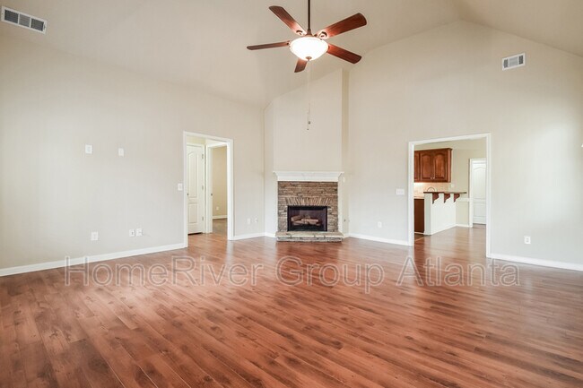 Foto del edificio - 112 Covington Dr
