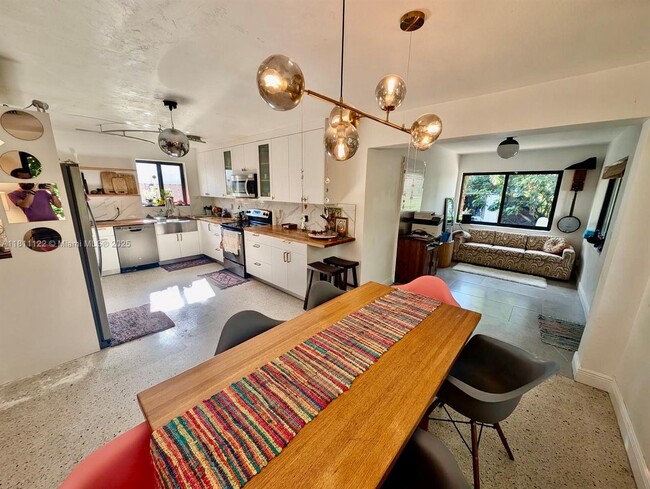 Foto del edificio - 722 SW 10th St