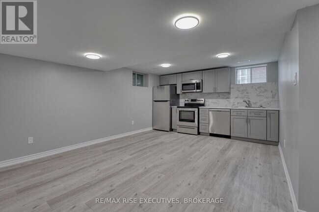 Building Photo - 151 Dauphin Ave