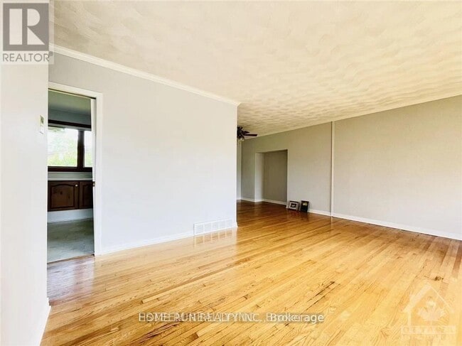 Building Photo - 27 Oakview Ave