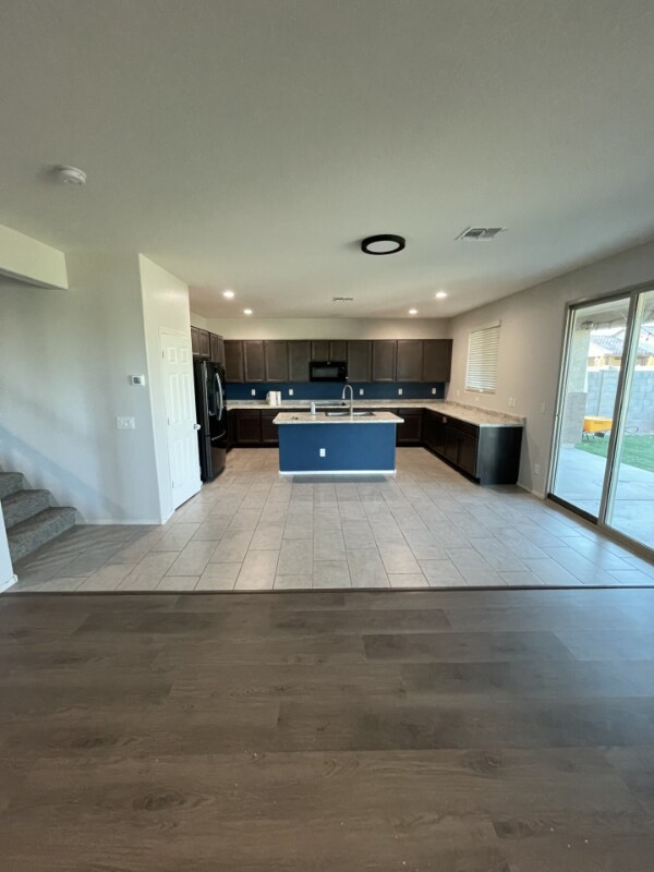 Building Photo - 17922 W Tina Ln