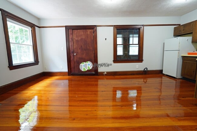 Foto del edificio - 266 Chestnut Hill Ave