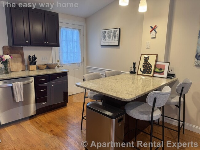 Building Photo - 11 Winthrop Ct