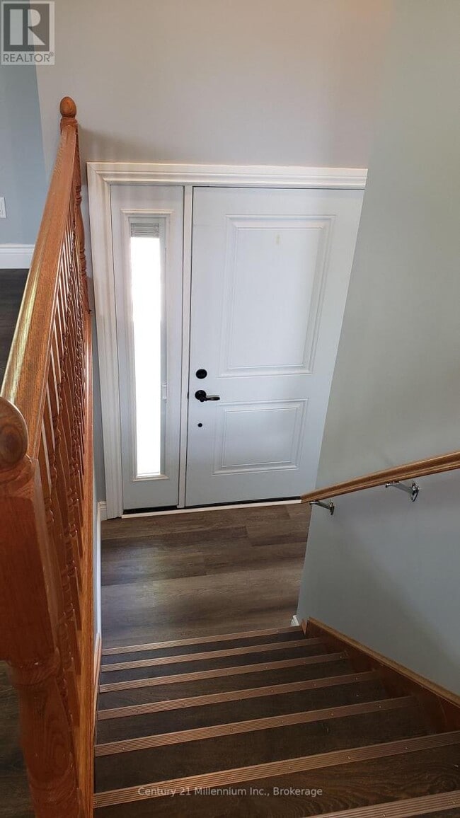 Building Photo - 696 Christopher Dr