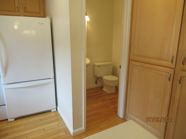 Foto del edificio - 2 Story - Condo