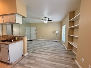 Building Photo - 2626 Holly Hall St