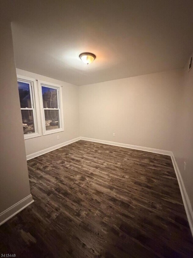 Building Photo - 469 Alden St