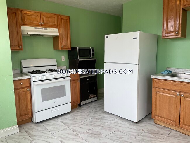 Building Photo - 102 Intervale St