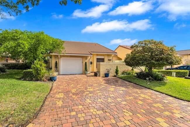 Building Photo - 2075 NW 15th Pl