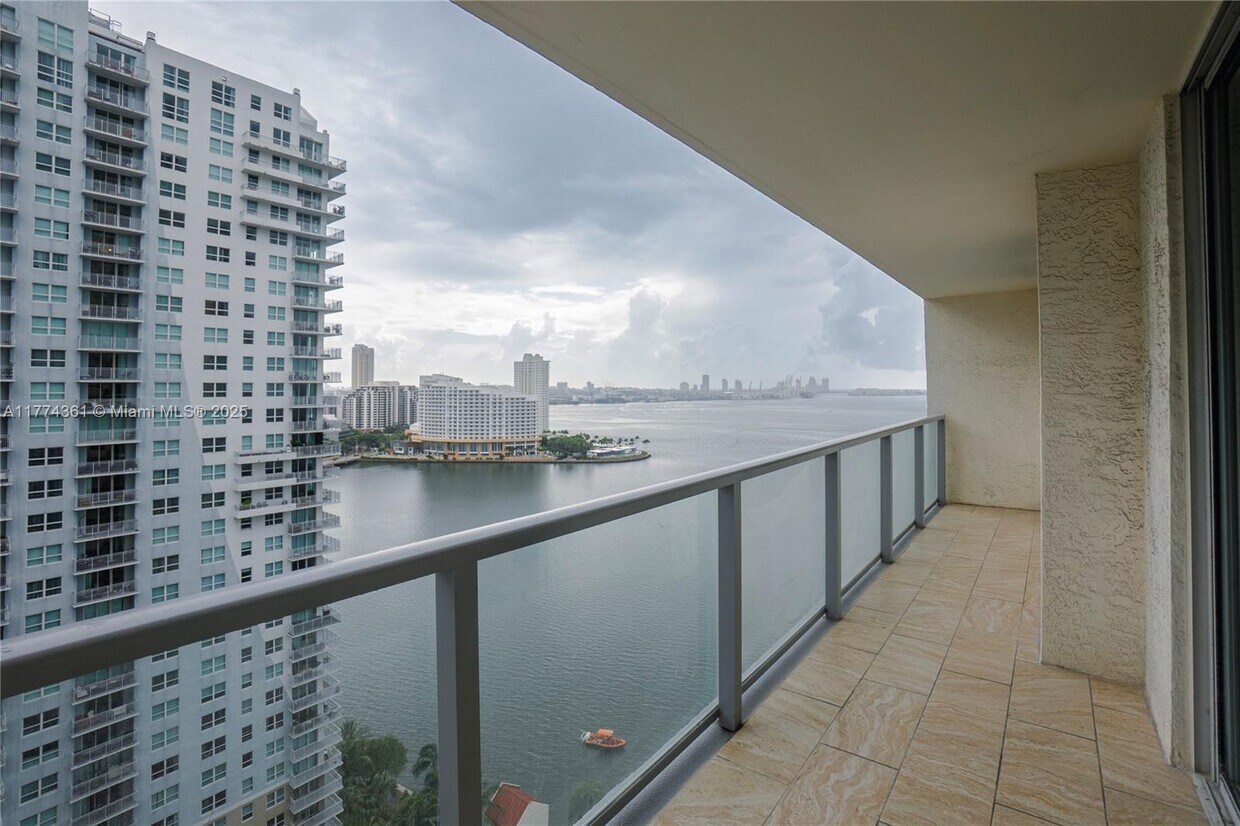 Primary Photo - 1155 Brickell Bay Dr