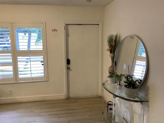 Foto del edificio - 5280 Bosque Ln