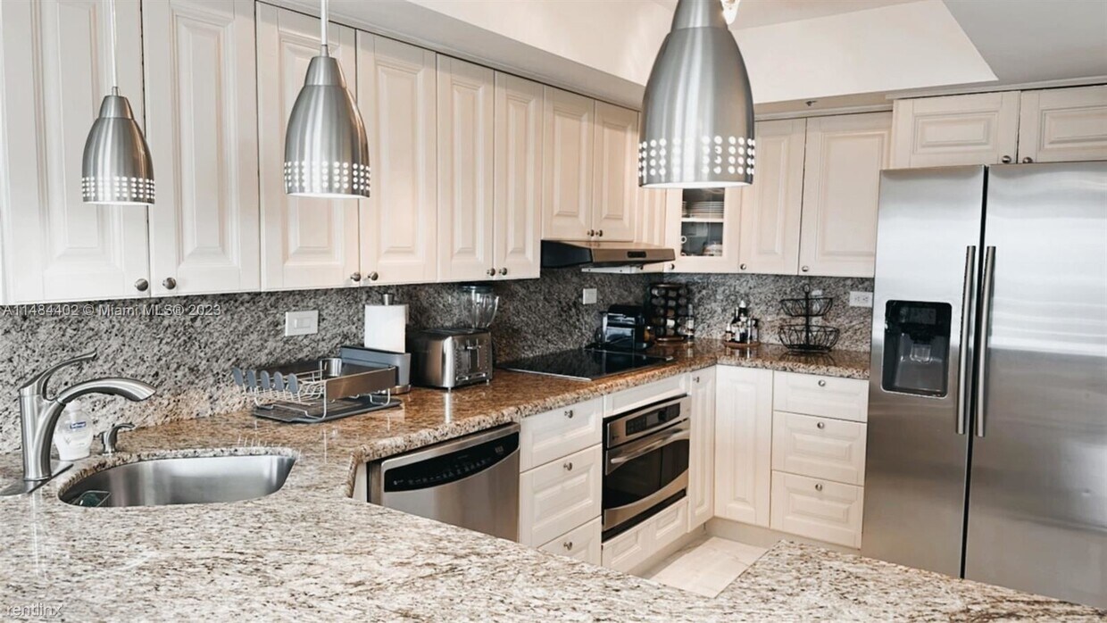 Primary Photo - 3 br, 3 bath House - 20355 NE 34th Ct Apt ...