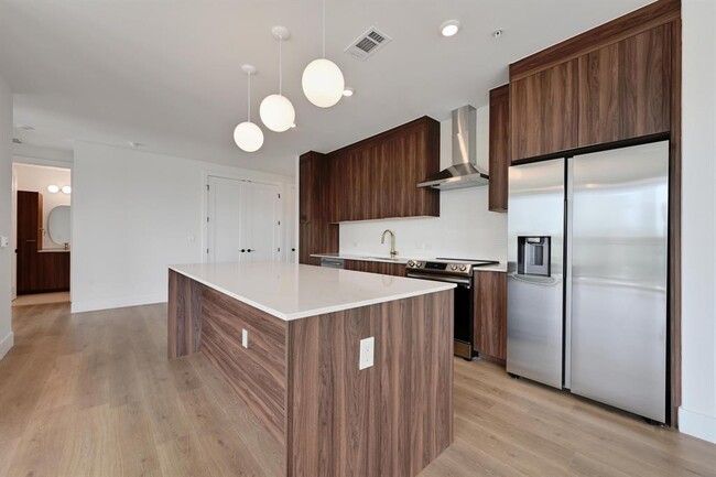Foto del edificio - 1701 Simond Ave