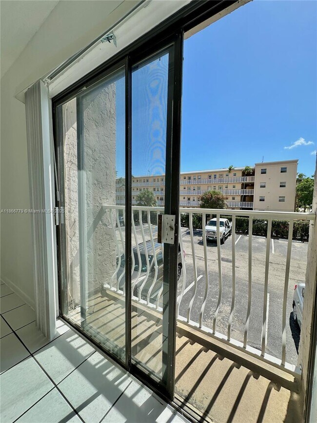 Foto del edificio - 500 NE 2nd St