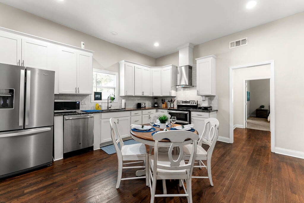 Foto principal - 6136 Hopkins St NE