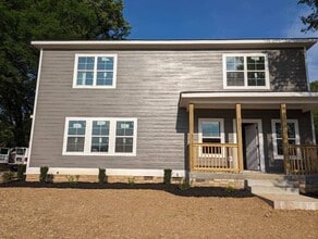 Building Photo - 513 Martin St