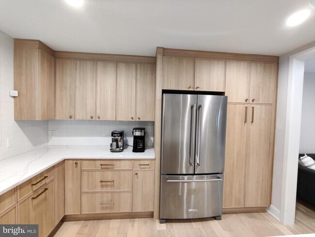 Foto del edificio - 9051 Laurel Hill Ct